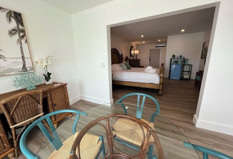 هاستل Guana Beach Inn