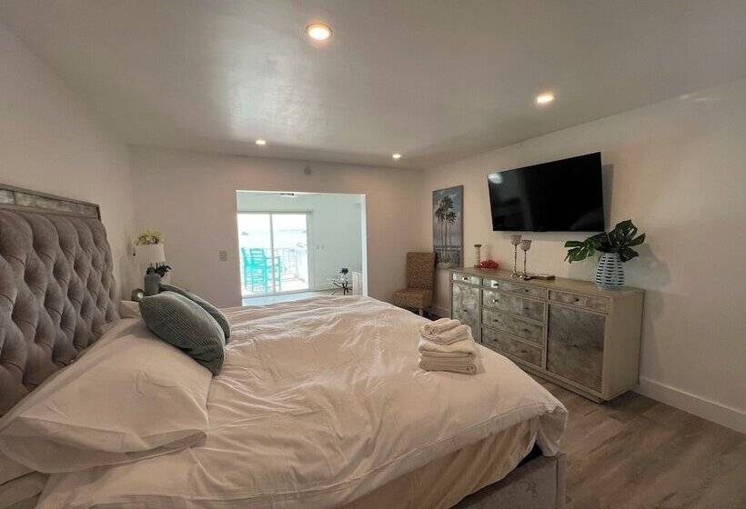 هاستل Guana Beach Inn