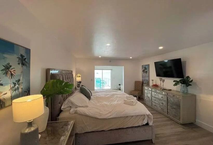 هاستل Guana Beach Inn