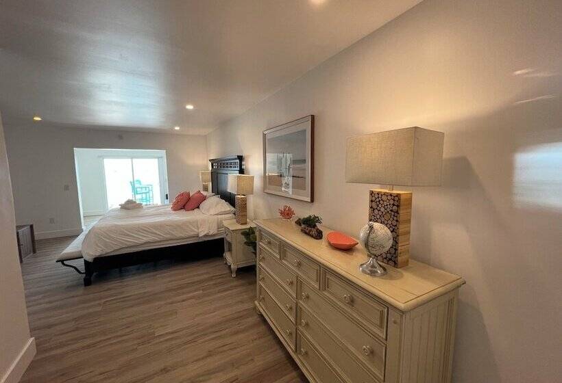 هاستل Guana Beach Inn