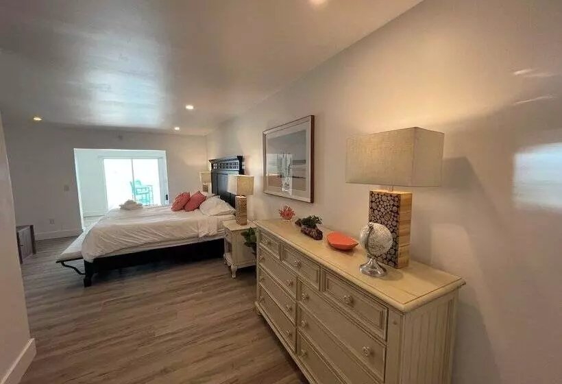 هاستل Guana Beach Inn