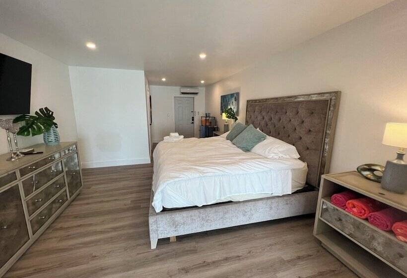 هاستل Guana Beach Inn