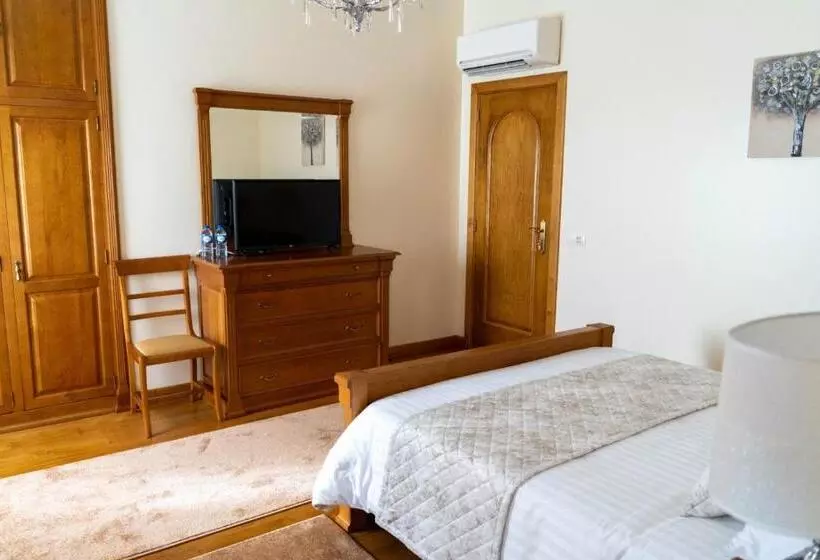 Aamiaismajoitus (B&B) Elegância & Carros