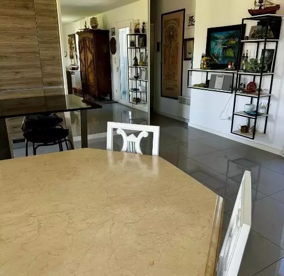 Aamiaismajoitus (B&B) La Maison Des Tarentes