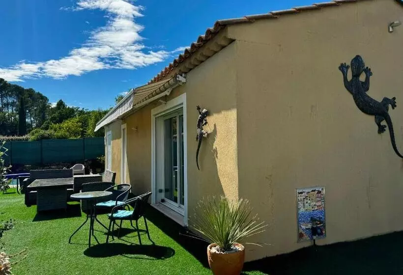 Aamiaismajoitus (B&B) La Maison Des Tarentes