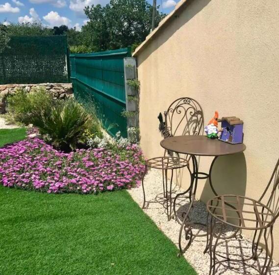 مبيت وإفطار La Maison Des Tarentes