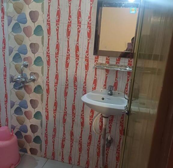 Goroomgo Hotel Rajeshwari Puri Near Sea Beach