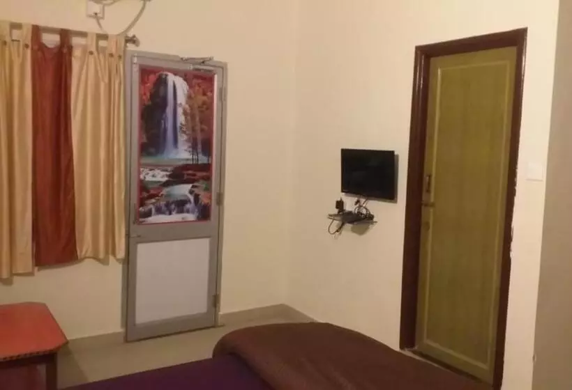 Goroomgo Hotel Rajeshwari Puri Near Sea Beach