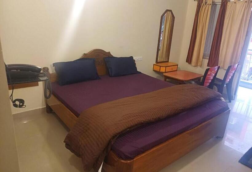 Goroomgo Hotel Rajeshwari Puri Near Sea Beach