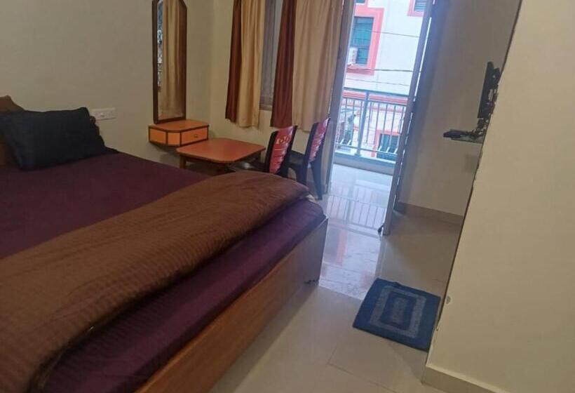 Goroomgo Hotel Rajeshwari Puri Near Sea Beach