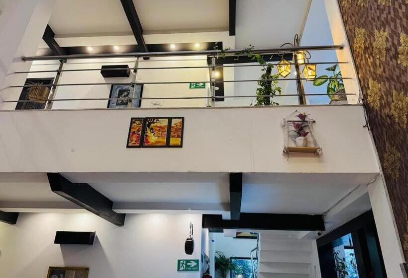 호텔 Blue Moon Residency