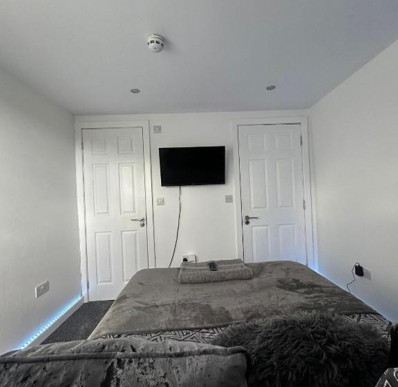 فنادق الكبسولة The Dugout Double Room