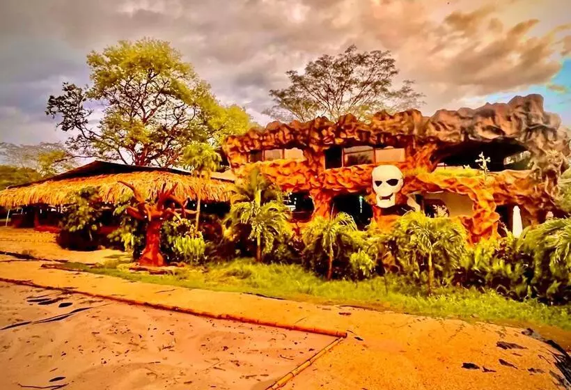 ホテル La Perla Negra Pirate Tours