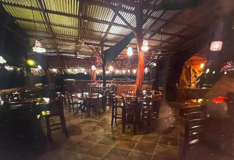 ホテル La Perla Negra Pirate Tours