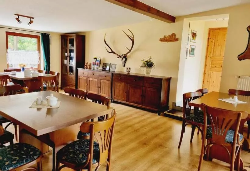 ホテル Pension & Wirtshaus   Tun Eikkoter   Kobel Ii