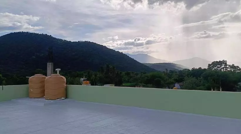 Hotelli Sathyam Resorts