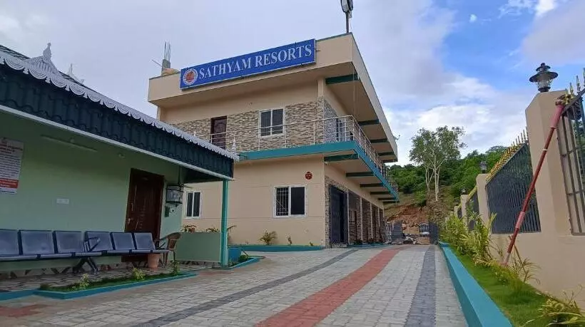 Hotelli Sathyam Resorts