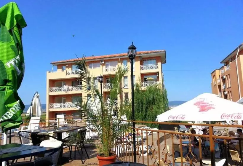 Hotelli Studio In Sunny Day 6