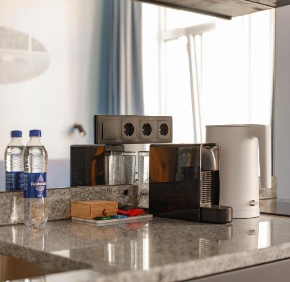 Miro Rooms Center   Quiet Chic, Self Check In