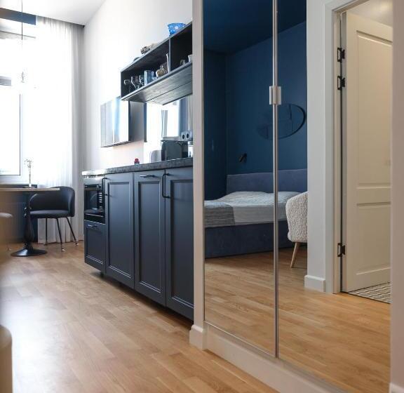 Miro Rooms Center   Quiet Chic, Self Check In