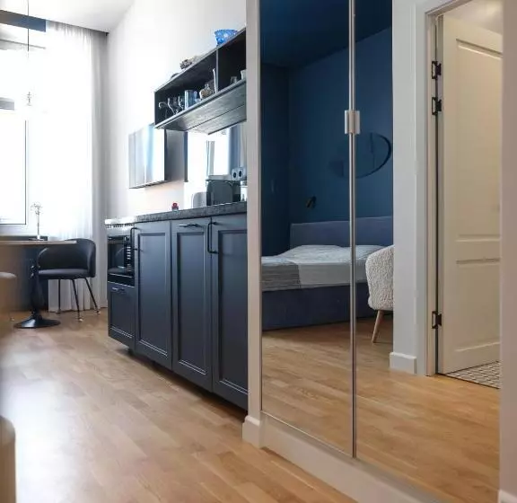 Miro Rooms Center   Quiet Chic, Self Check In