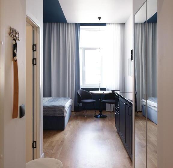 Miro Rooms Center   Quiet Chic, Self Check In