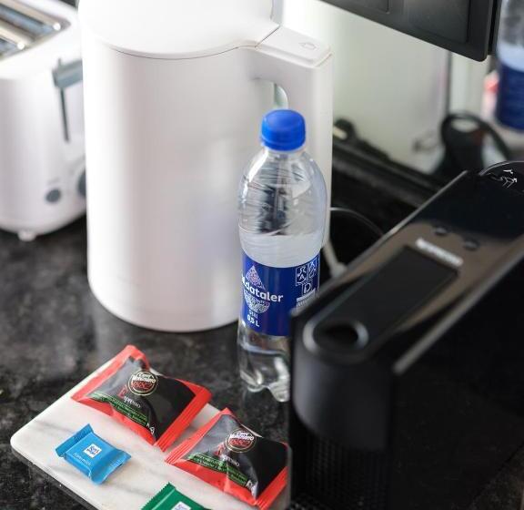 Miro Rooms Center   Quiet Chic, Self Check In