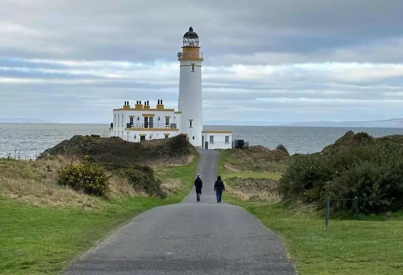 Peel House Bed And Breakfast