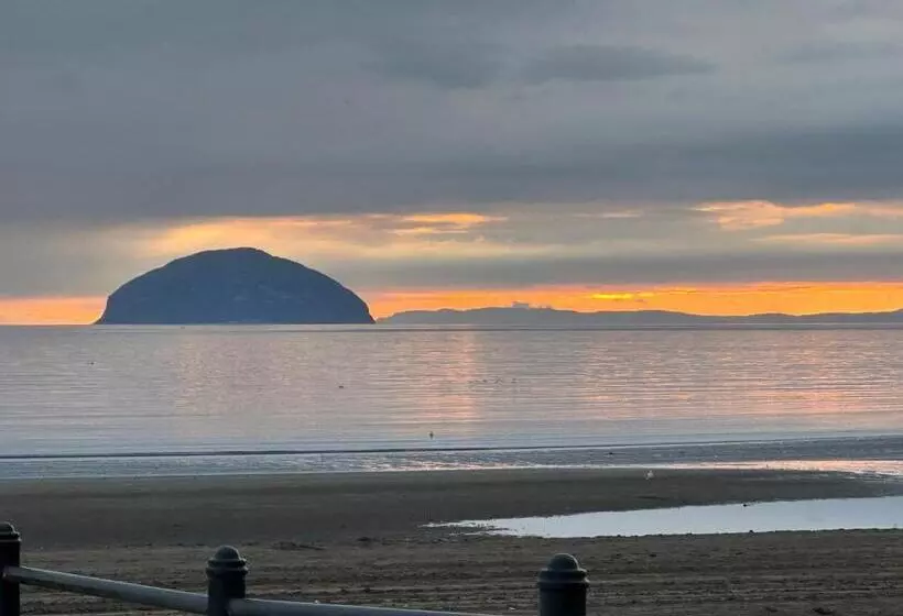 Peel House Bed And Breakfast