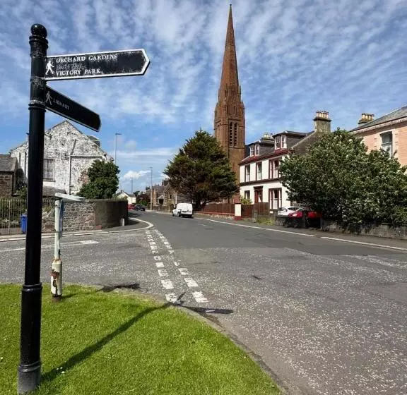 Peel House Bed And Breakfast