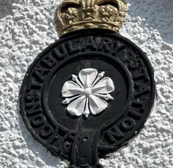 Peel House Bed And Breakfast