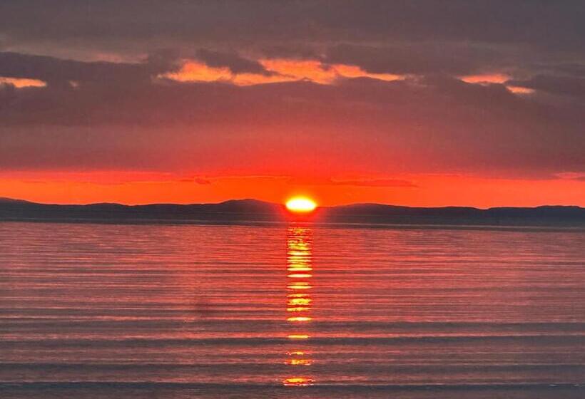 Peel House Bed And Breakfast