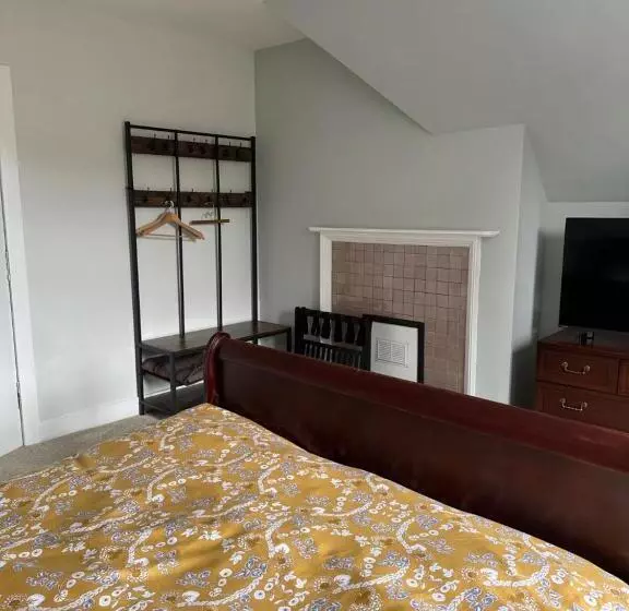 Peel House Bed And Breakfast