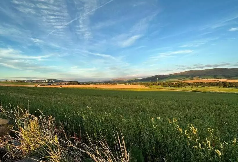 Peel House Bed And Breakfast