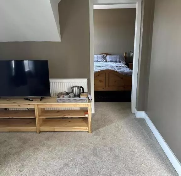 Peel House Bed And Breakfast