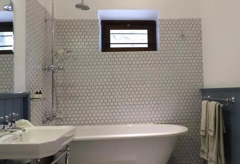 Majatalo Bawlana Estate   Kandy