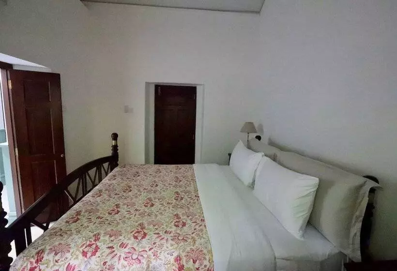 Majatalo Bawlana Estate   Kandy