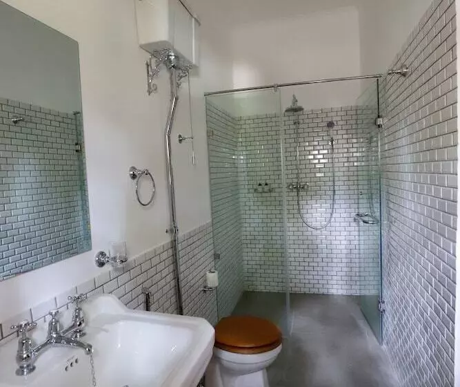 Majatalo Bawlana Estate   Kandy