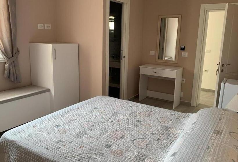 پانسیون Meri Rooms