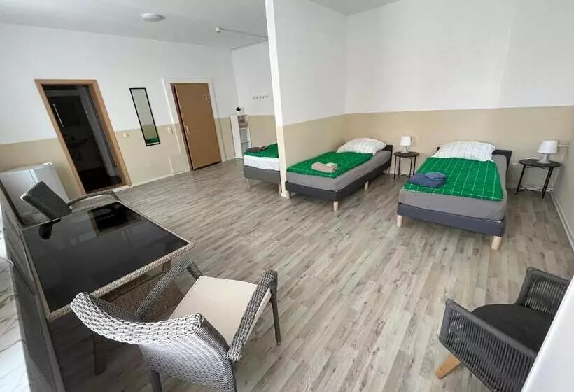 Majatalo Große Zimmer Für 3 Personen  Fernseher, Kühlschrank