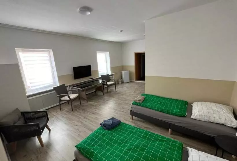 Majatalo Große Zimmer Für 3 Personen  Fernseher, Kühlschrank