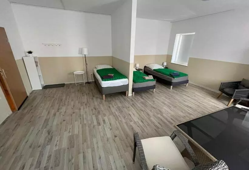 Majatalo Große Zimmer Für 3 Personen  Fernseher, Kühlschrank