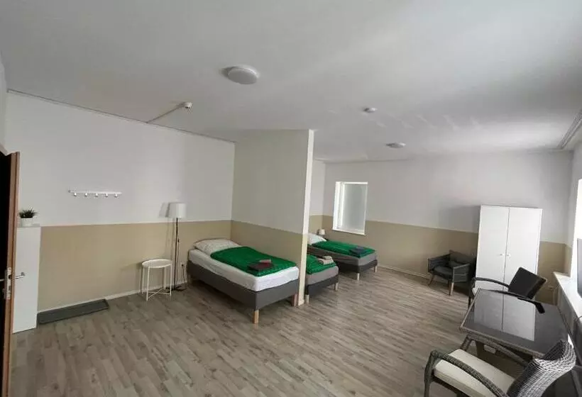 Majatalo Große Zimmer Für 3 Personen  Fernseher, Kühlschrank