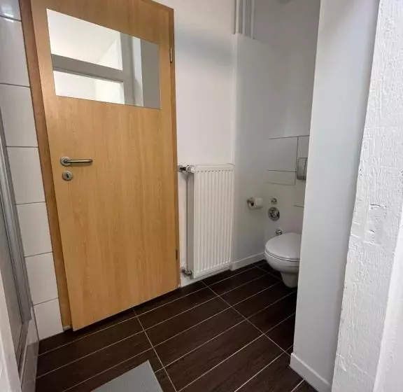 Majatalo Große Zimmer Für 3 Personen  Fernseher, Kühlschrank