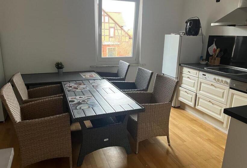 Пансион Große Zimmer Für 3 Personen Fernseher, Kühlschrank