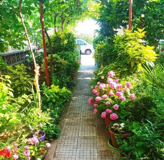پانسیون Heidi S Summer Villa Primorsko