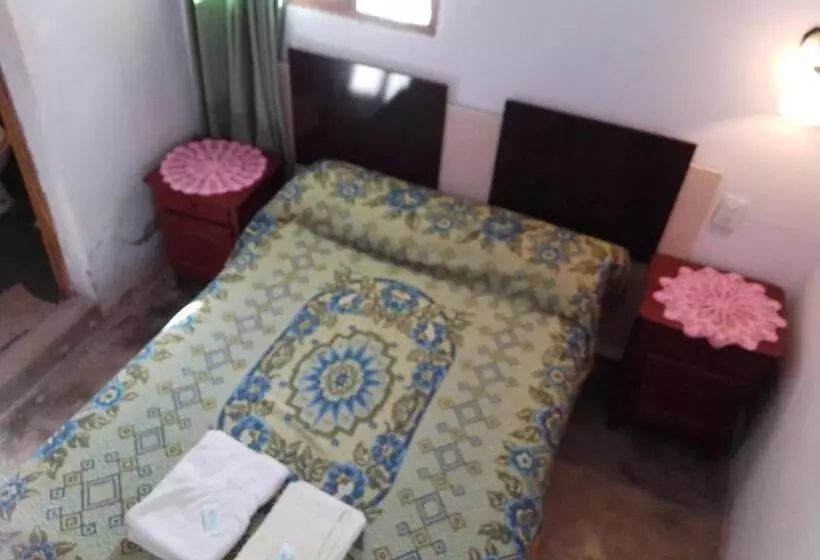 Majatalo Hostal Del Luna