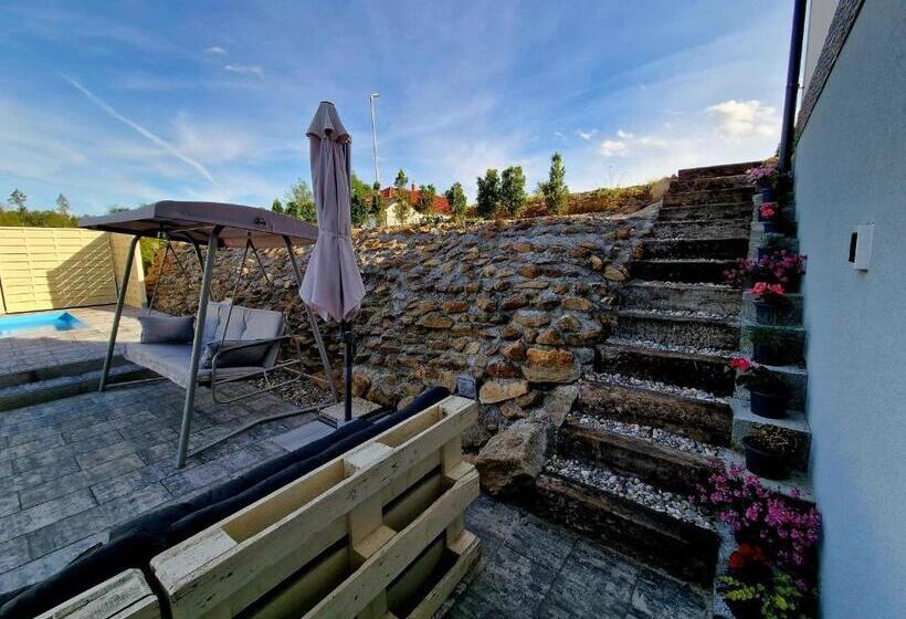 פנסיון La Perla