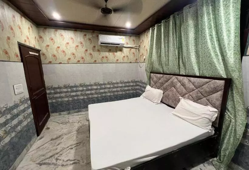 Majatalo Shri Krishna Kripa Ashram