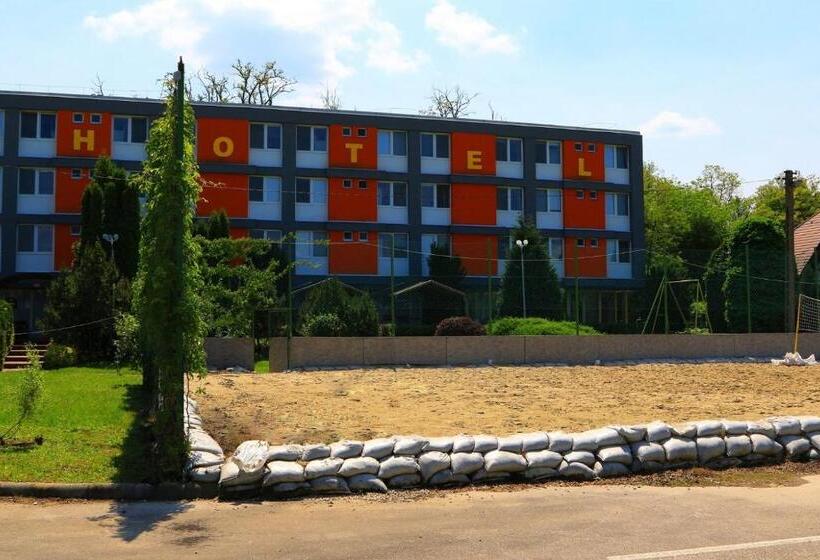 旅馆 Touring & Sport Hotel Siófok